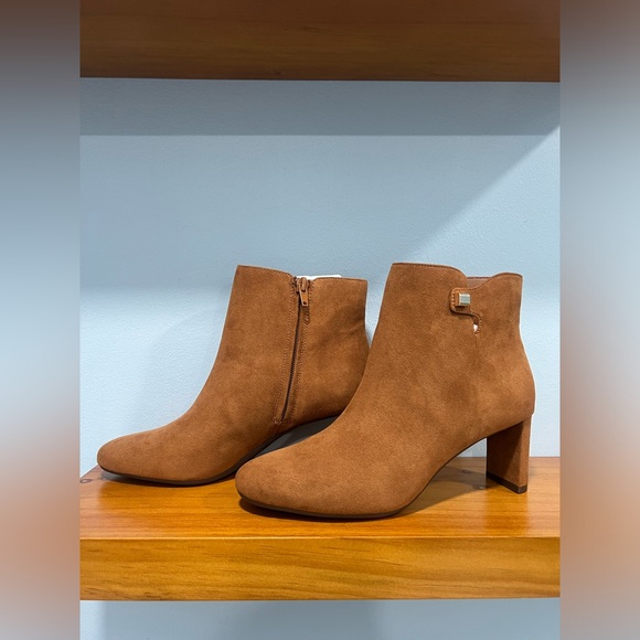 ALFANI PAAM NWOT Cognac Brown Zip Up Round Toe Padded Insole Booties SIZE 6.5 - Picture 5 of 8